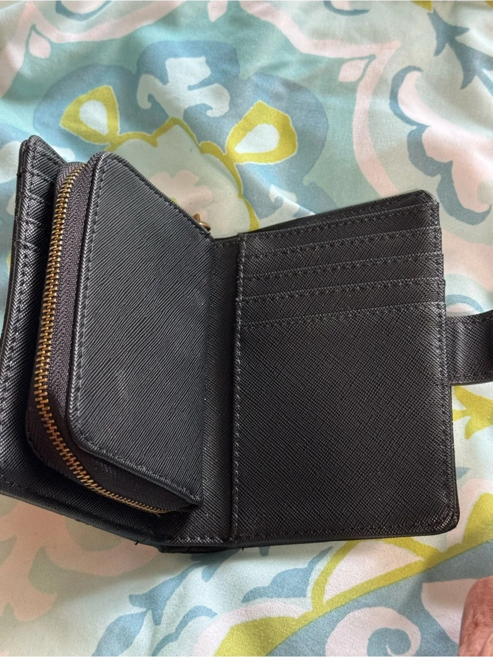 Betsy Johnson skull print wallet. - Picture 5 of 8